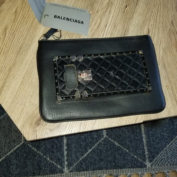 AUTHENTIC Balenciaga Cluth bag - Picture 2 of 6